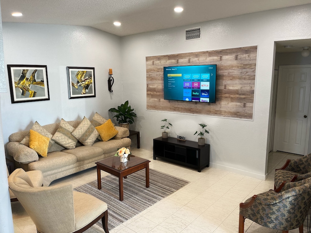 amazing and cozy duplex near zoo miami