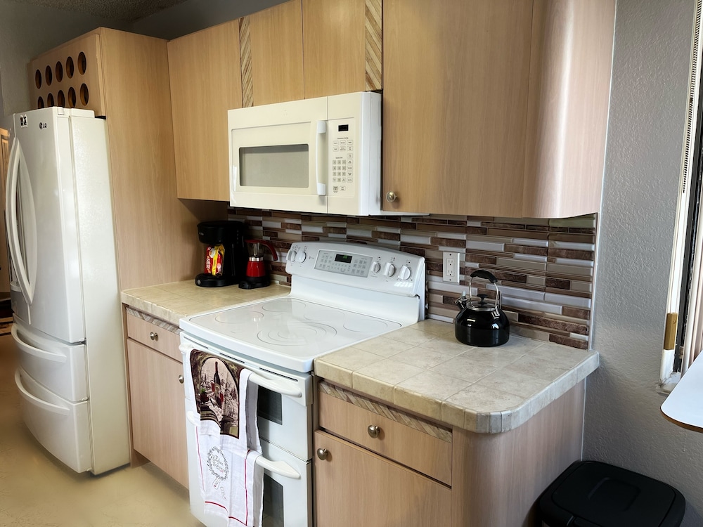 amazing and cozy duplex near zoo miami