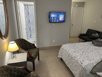 amazing and cozy duplex near zoo miami