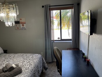 amazing and cozy duplex near zoo miami