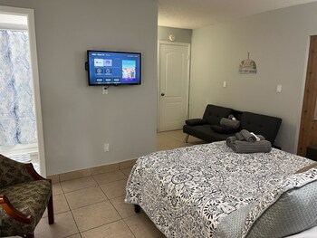 amazing and cozy duplex near zoo miami