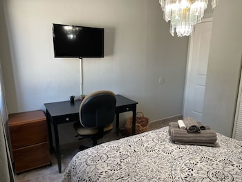 amazing and cozy duplex near zoo miami