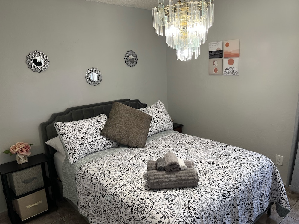 amazing and cozy duplex near zoo miami