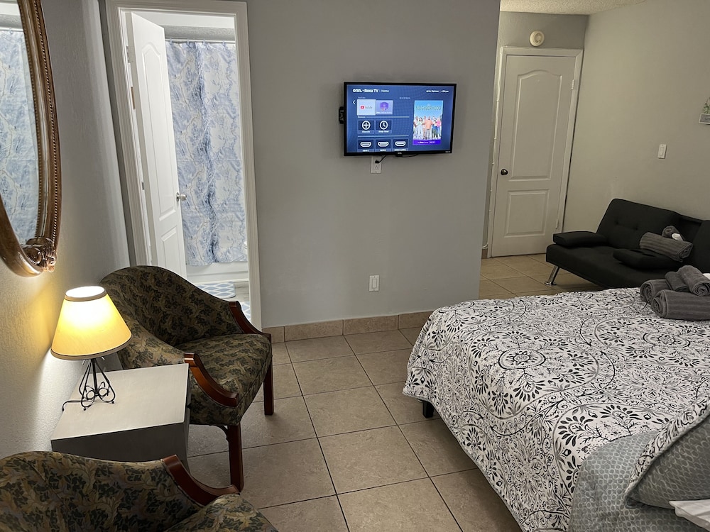 amazing and cozy duplex near zoo miami