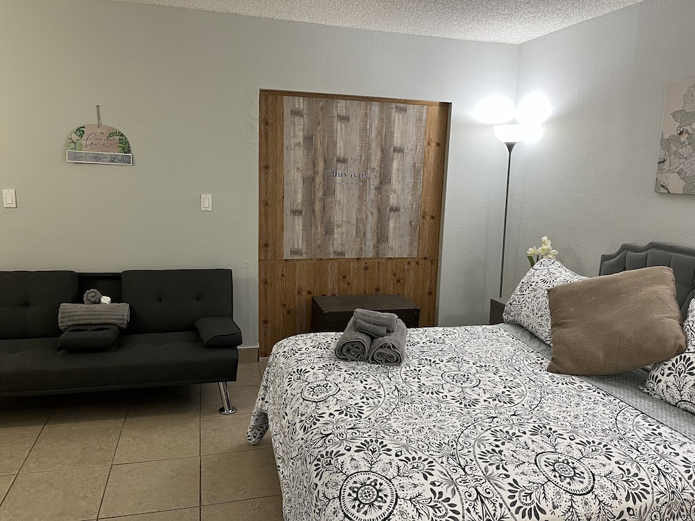amazing and cozy duplex near zoo miami