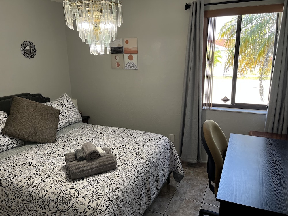 amazing and cozy duplex near zoo miami