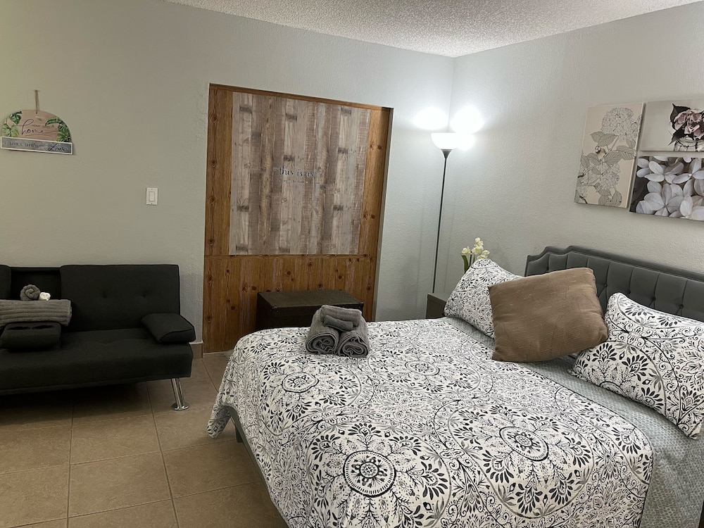 amazing and cozy duplex near zoo miami