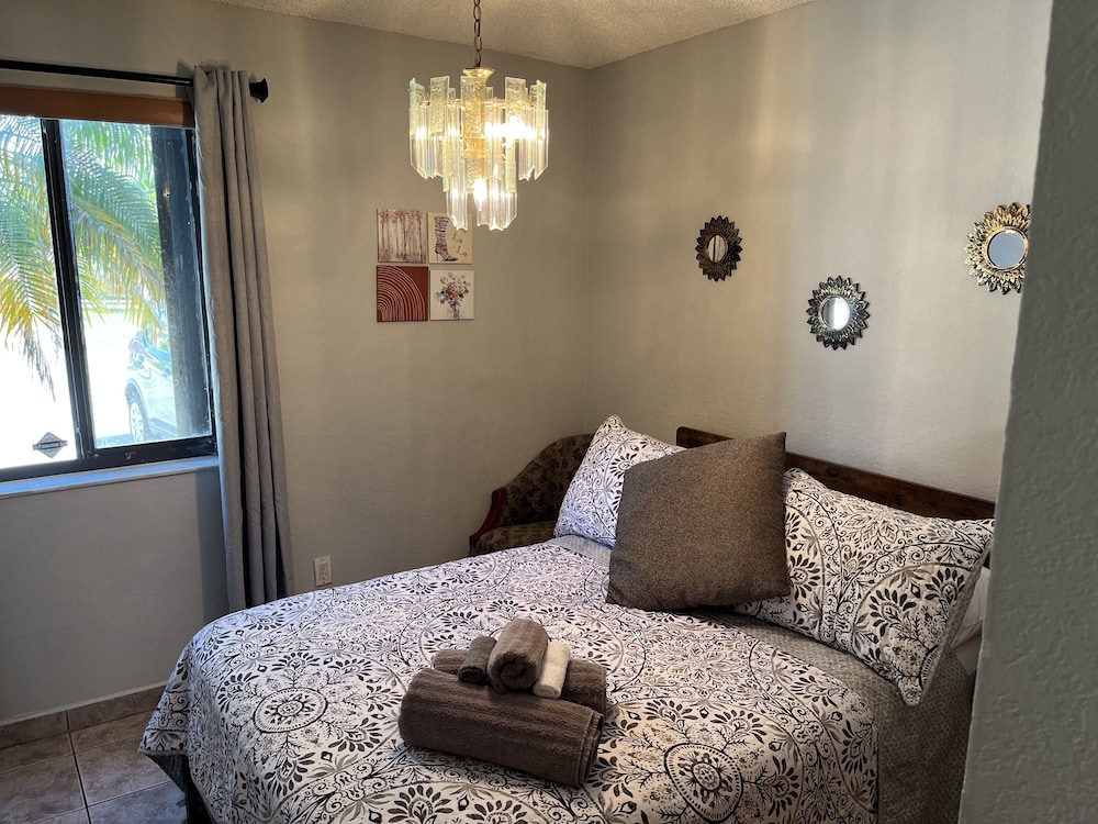 amazing and cozy duplex near zoo miami