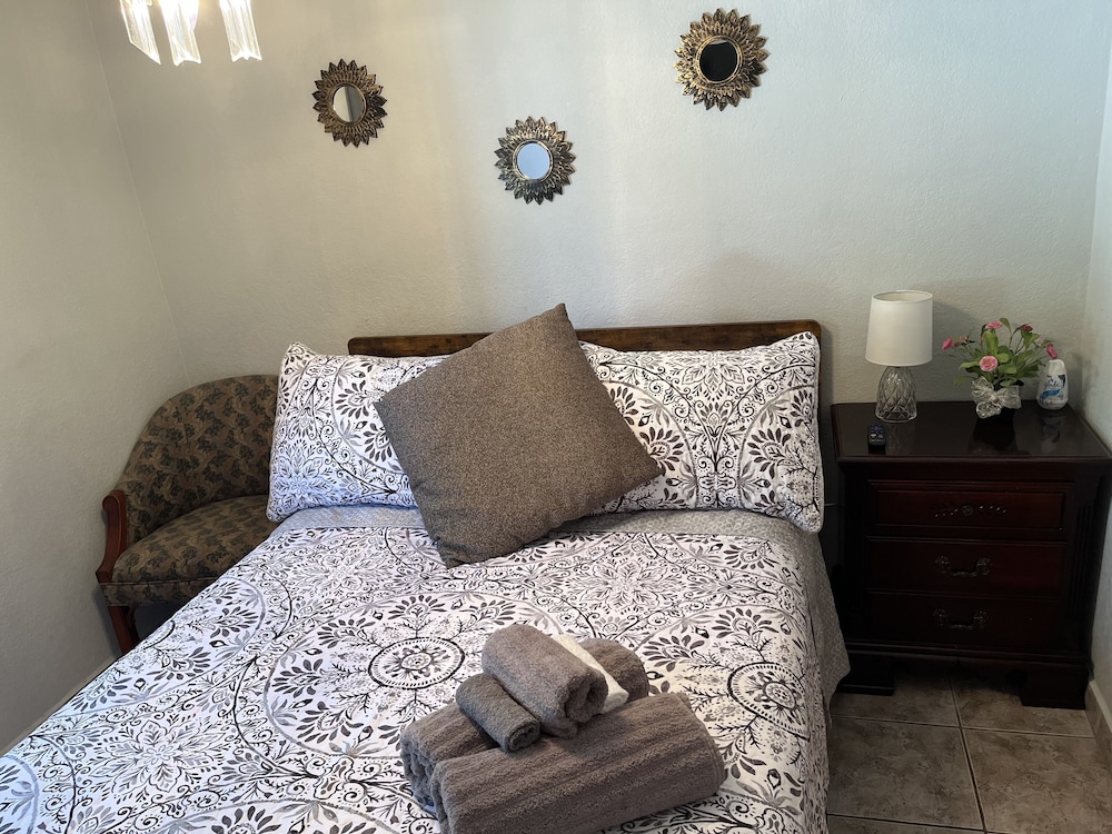 amazing and cozy duplex near zoo miami