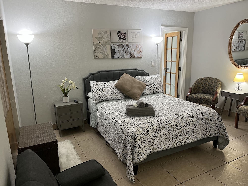 amazing and cozy duplex near zoo miami