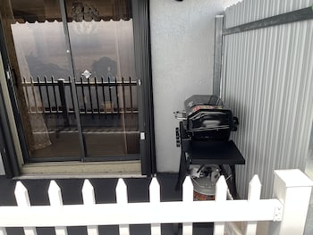 amazing and cozy duplex near zoo miami