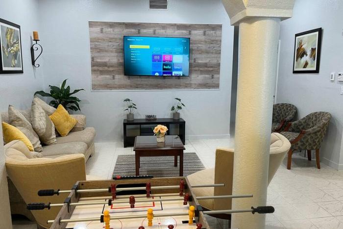 amazing and cozy duplex near zoo miami