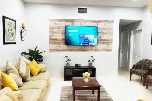 amazing and cozy duplex near zoo miami