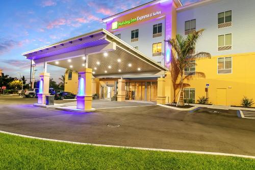 holiday inn express and suites nokomis sarasota south