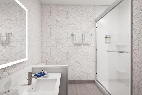 holiday inn express and suites nokomis sarasota south