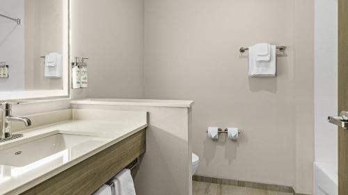 holiday inn express and suites nokomis sarasota south