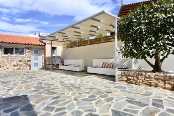 gk mediterranean village airportshuttle