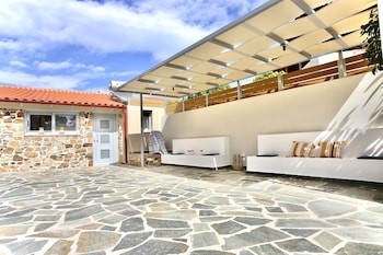 gk mediterranean village airportshuttle