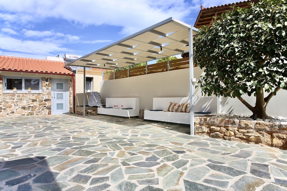 gk mediterranean village airportshuttle