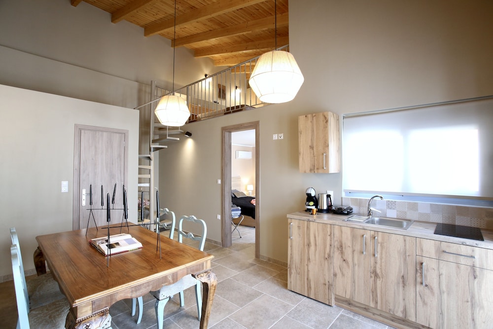 markopoulo mesogaias