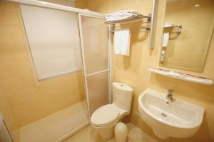 kindness hotel liouhe night market zhongzhen