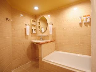 kindness hotel liouhe night market zhongzhen