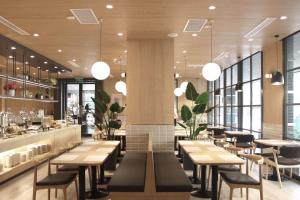 kindness hotel liouhe night market zhongzhen