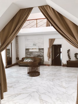 carod espacio serrano