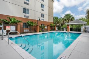 candlewood suites fort myers sanibel gateway by ihg