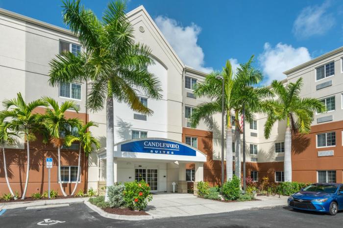 candlewood suites fort myers sanibel gateway by ihg