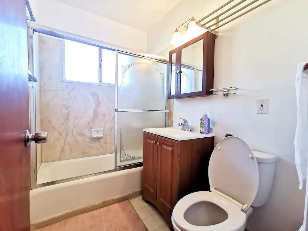 comfy 2br 1bath apartment near hwy580 80