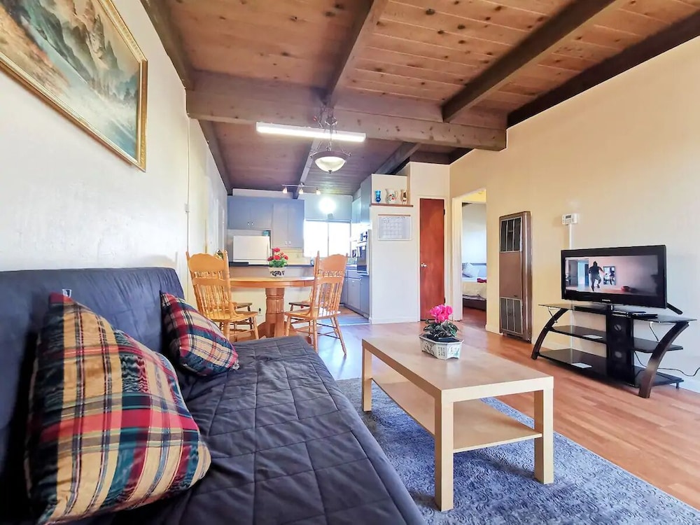 comfy 2br 1bath apartment near hwy580 80