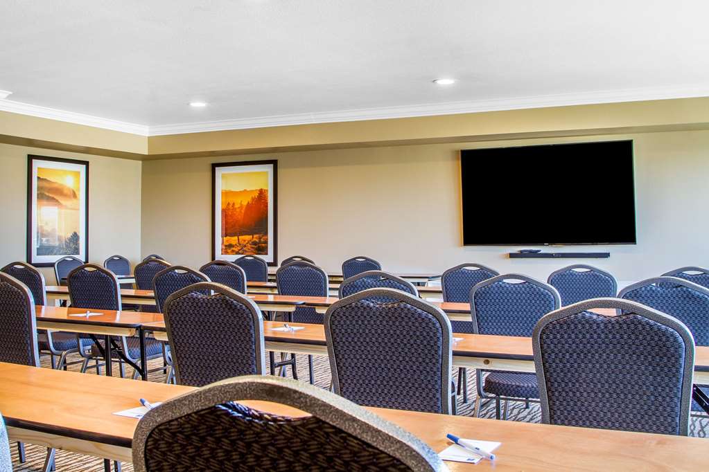 comfort inn and suites redwood country