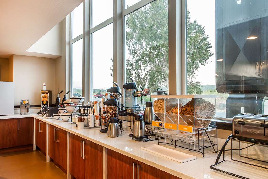 comfort inn and suites redwood country