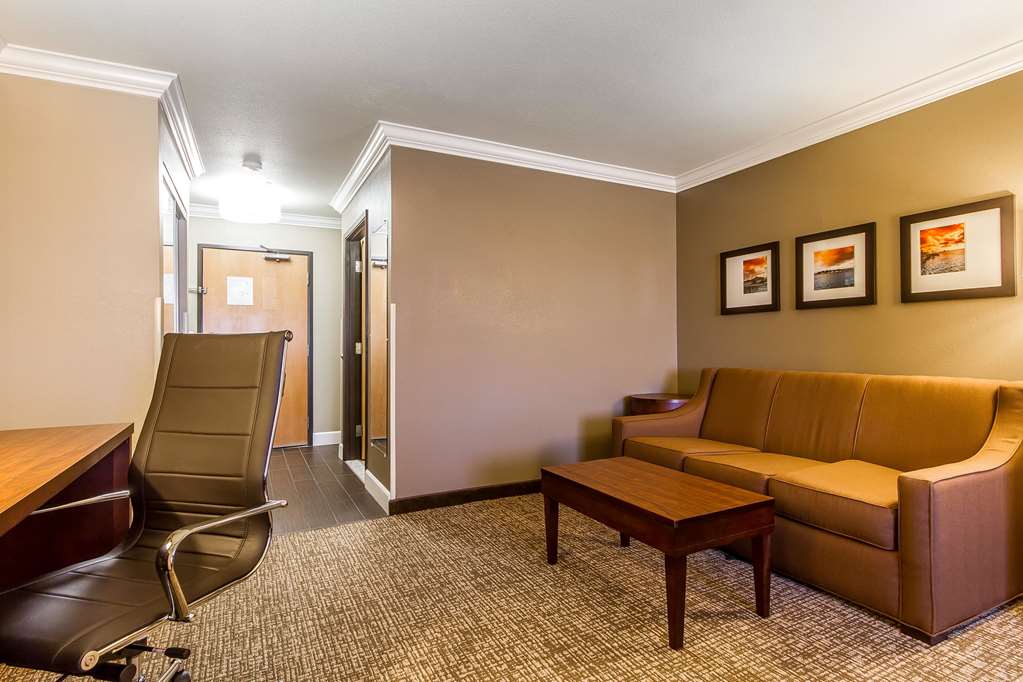 comfort inn and suites redwood country