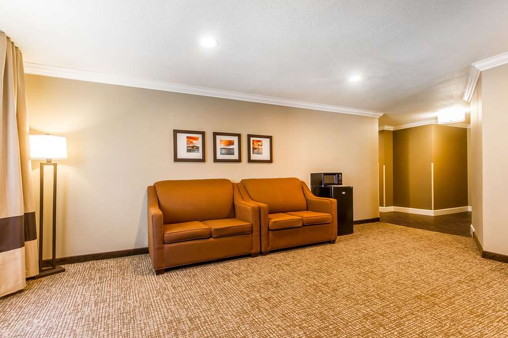 comfort inn and suites redwood country