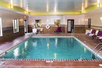 Holiday Inn Express & Suites Sikeston Southwest By Ihg,New Madrid>>Miner,3 star