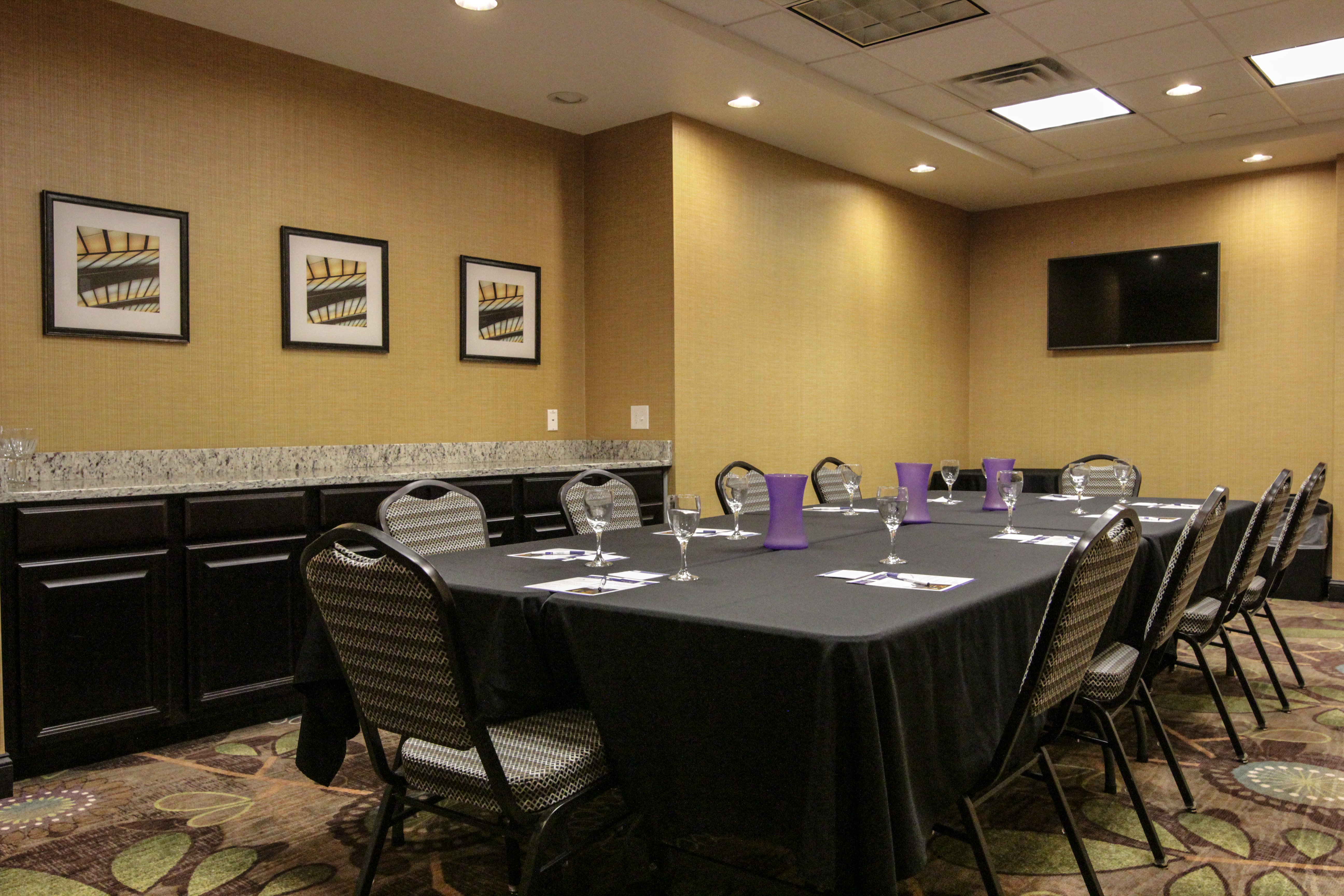 holiday inn express and suites montgomery by ihg
