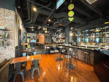 maxonehotels premier melawai