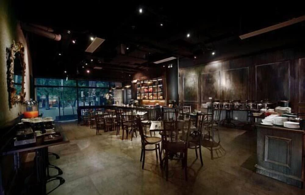 maxonehotels premier melawai