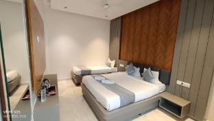 kiara eshosans palace