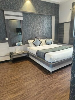 kiara eshosans palace