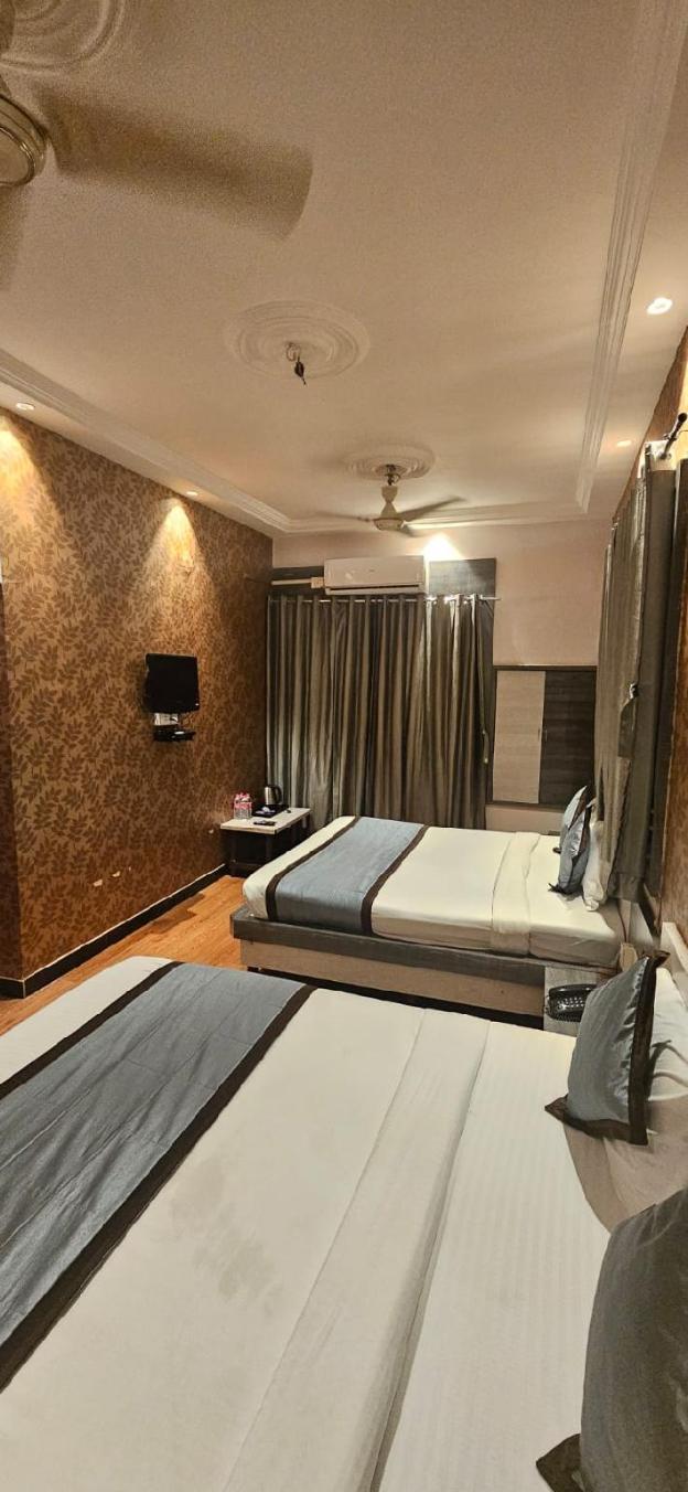 kiara eshosans palace