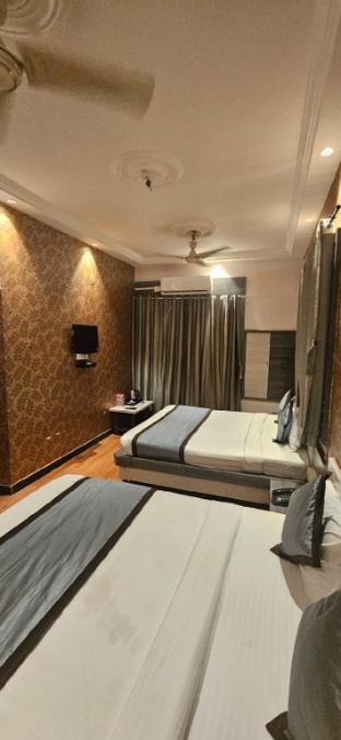 kiara eshosans palace