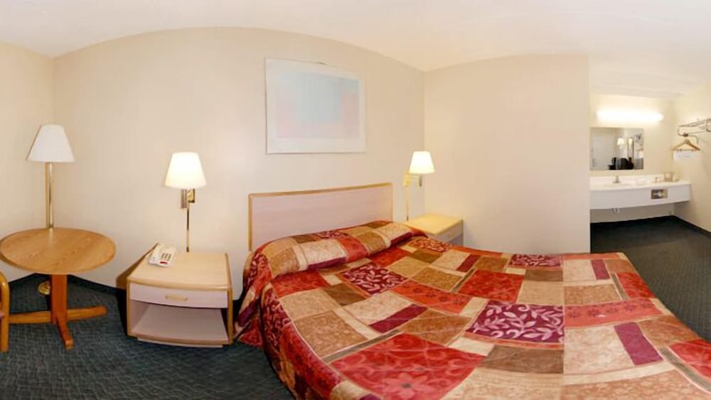 econo lodge franklin