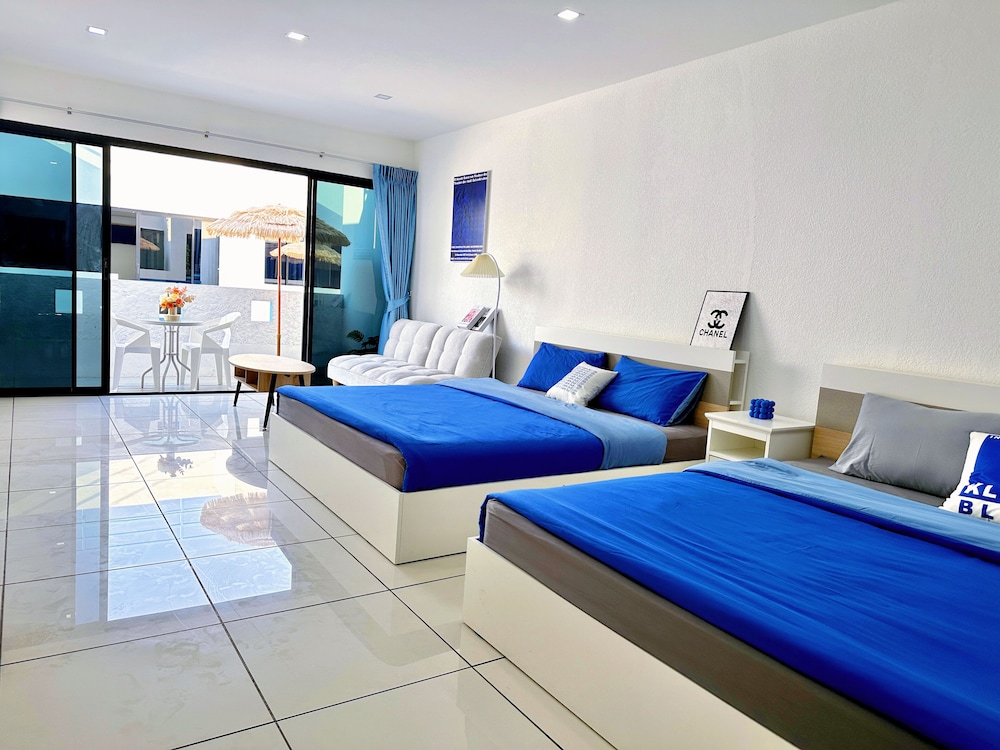 mona lisa pool villa