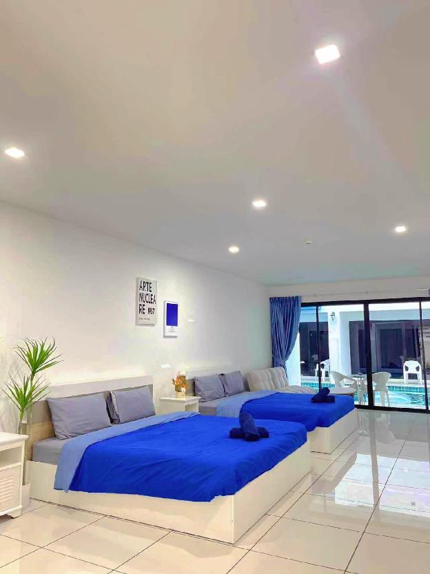 mona lisa pool villa