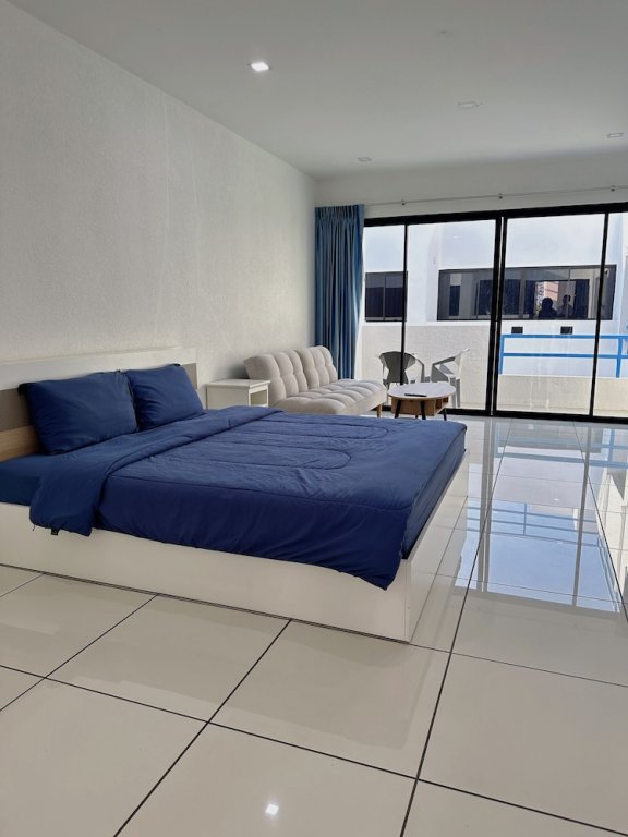 mona lisa pool villa