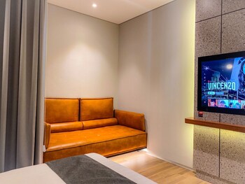 nata azana hotel solo