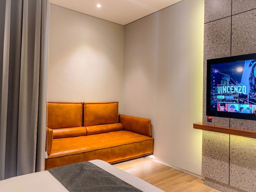 nata azana hotel solo